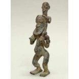 Figur, "Vater, Sohn tragend", Dogon, Mali, Afrika, Bronze/verlorene Form, 20.5 cm hoch 20.00 %