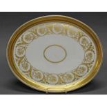 Tablett, KPM Berlin, um 1835, oval, Golddekor mit Palmetten, 36 x 29 cm, berieben 20.00 % buyer's