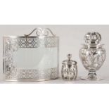 Kl. Konvolut Glas/999er Silber, Black, Starr & Frost u.a., U.S.A., um 1900 Floral- u. Ornamentdekore