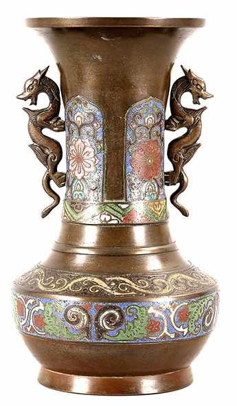 Drachenhenkel-Vase Messing, China, 20.Jh. Tiefgebauchte Wandung m. Ornamentfriesen u. - Reserven