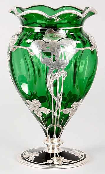 Jugendstil-Vase Grünglas/925er Silber, La Pierre Mfg. Co., New York, um 1900 Auf flachem Standfuß
