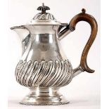 Barock-Kaffeekanne Sterling Silber, Sheffield, um 1900 Gebauchte, teilkannelierte bzw. -