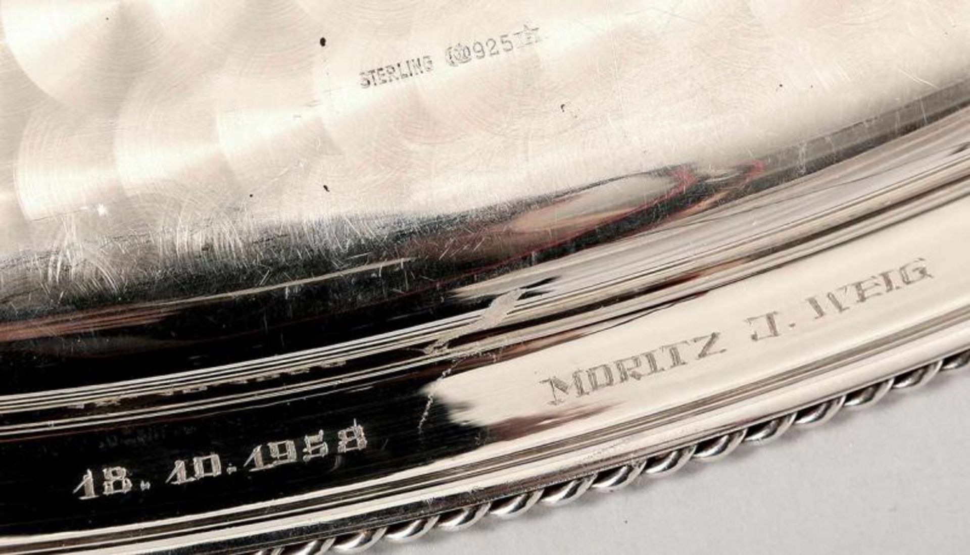 Ovales Tablett 925er Silber, Jakob Grimminger, 20.Jh. Glatte, leicht gemuldete Form m. umlaufendem - Bild 2 aus 2