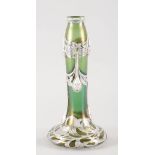 Gr. Jugendstil-Vase Grünglas/999er Silber, Loetz/Alvin Mfg. Co., um 1900 Gedrückter Standfuß,