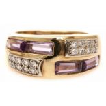 Ring 750/-GG/WG, 2.H.20.Jh. Ringkopf m. 4 Amethyst-Baguettes begleitet von Brillanten, zus. ca. 0,17