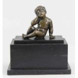 Pigalle, Jean-Marie (Paris 1792 - 1857 Paris) attr. Figur "Schlafender Amor", Bronze gegossen,