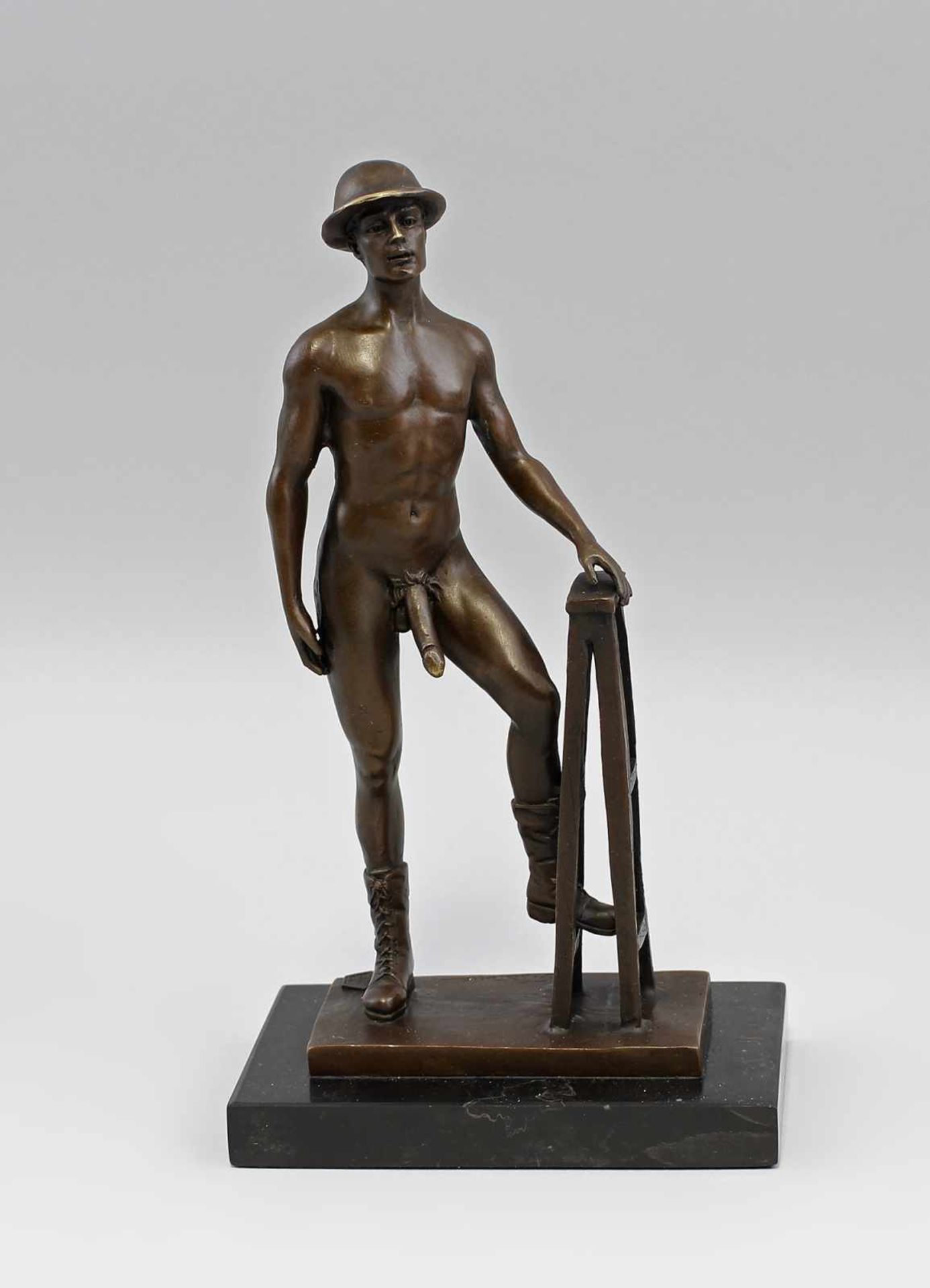 Patoue, Bronze Männlicher Akt. Bronze, brüniert, signiert "J. Patoue", männlicher Akt stehend, in