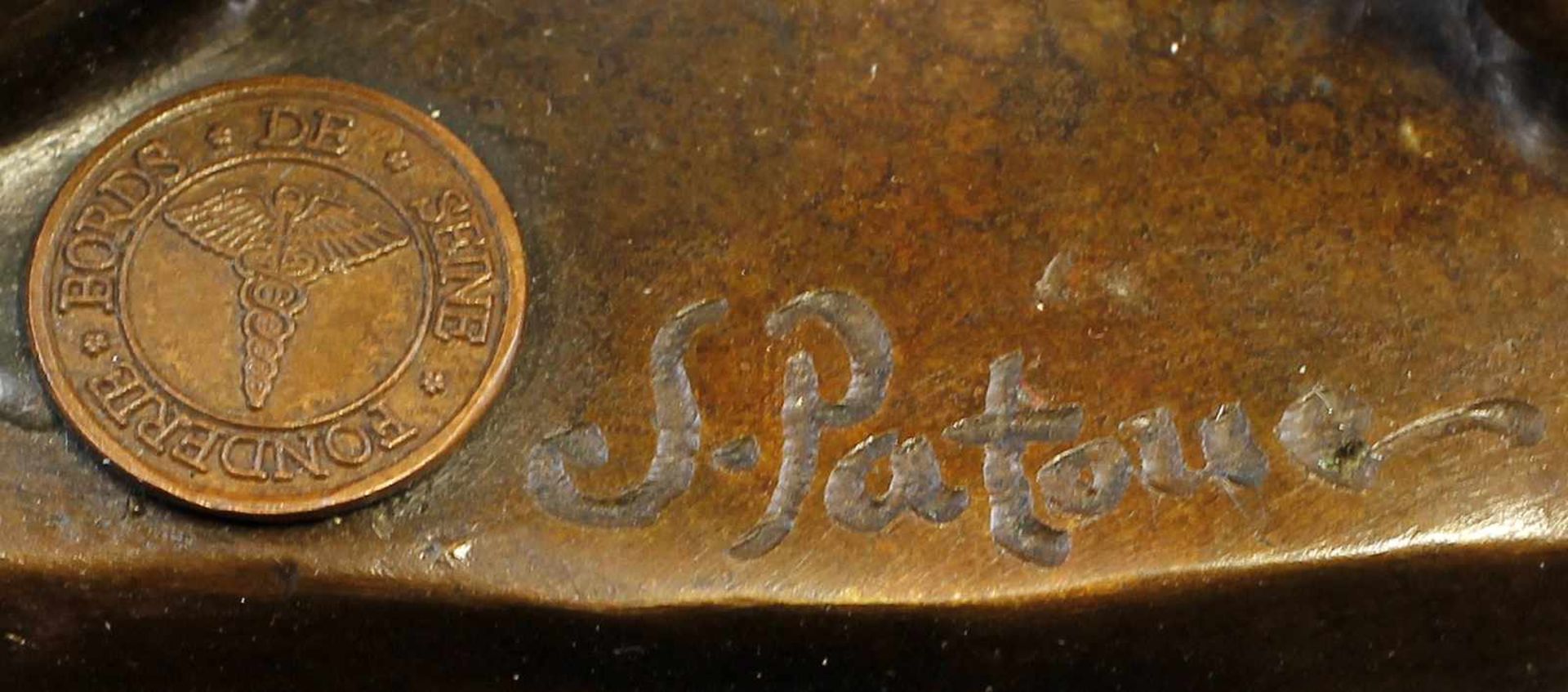 Patoue, Männliche Akte Rücken an Rücken . Bronze, brüniert, 21.Jh., signiert "J. Patoue", zwei - Bild 6 aus 6