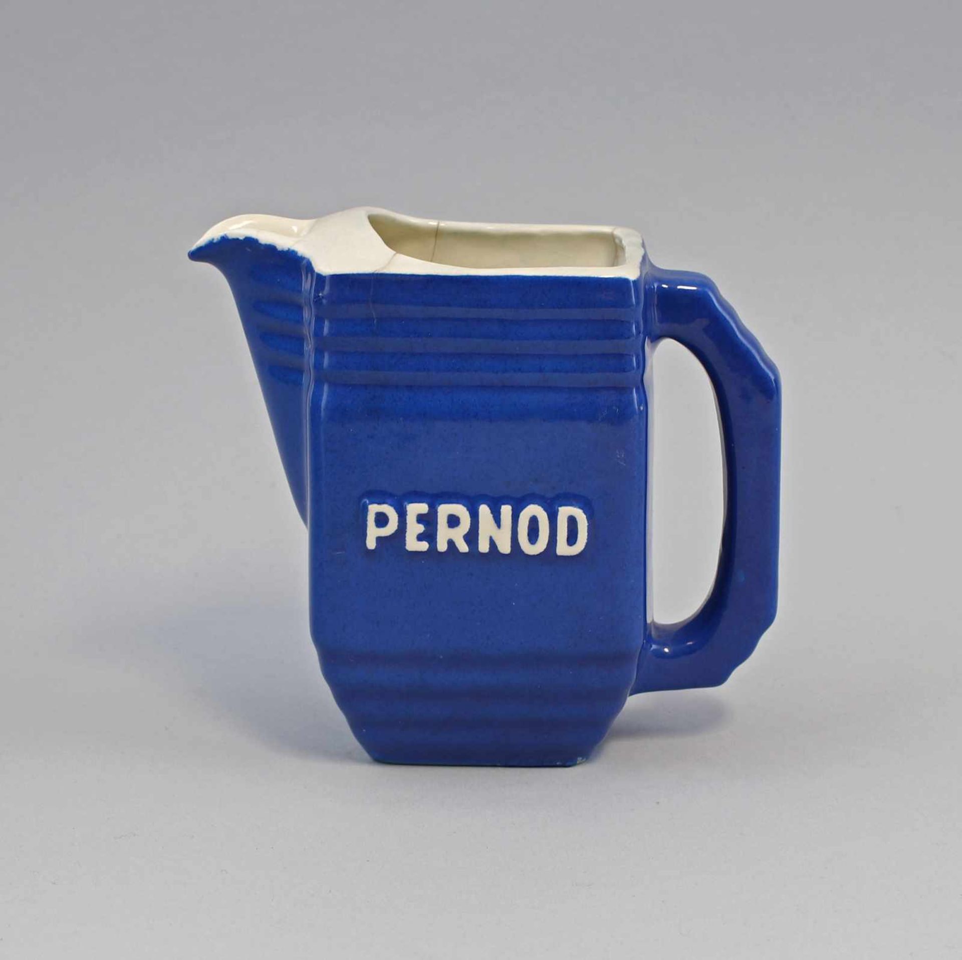 Keramik-Krug Pernod Blauer Pernod-Wasserkrug, Made in France, haarrissig, 16 x 8 x 15 cm, Alters-