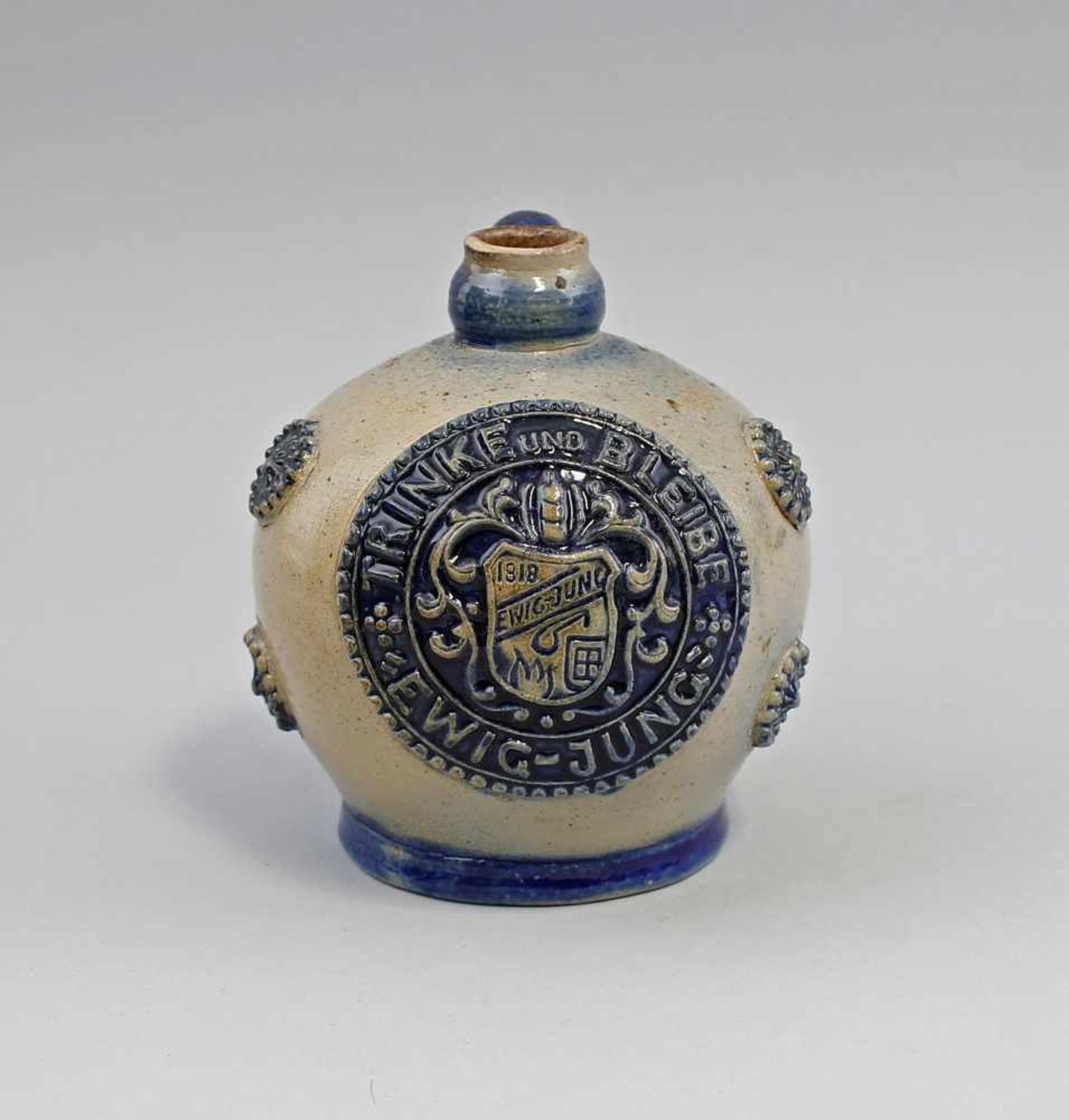 Schnapsflasche Westerwald:. ungemarkt, wohl Höhr, Prägestempel " Friedrich Hassbach, gegr. 1818 zu