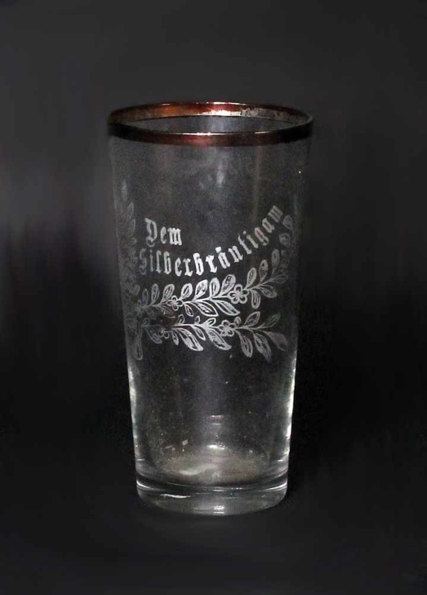 Glas Silberbräutigam. um 1900, aus formgeblasenem farblosem Klarglas, mit Eichstrich,mit