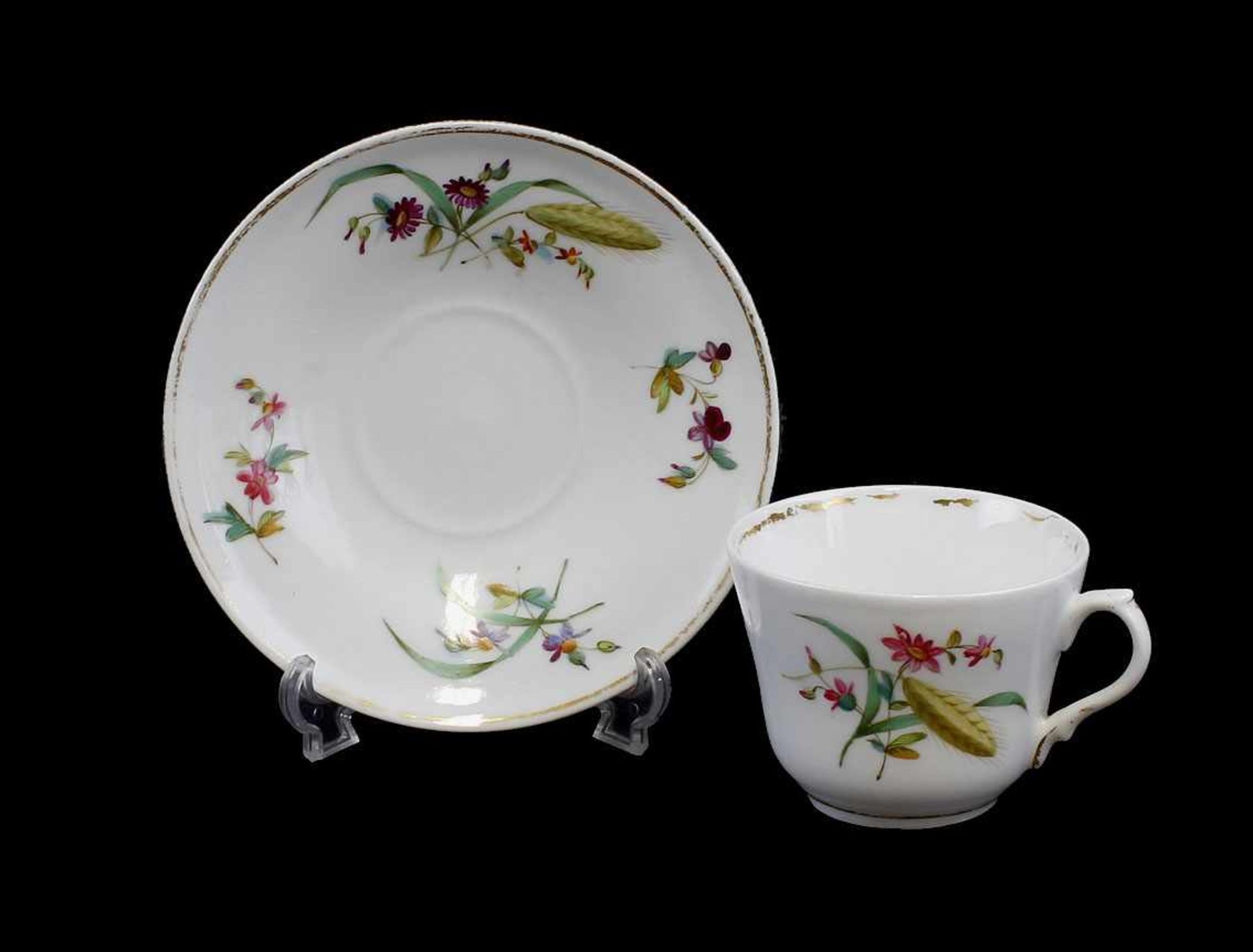 Handbemalte Tasse Floraldekor:. ungemarkt, konische Form, Blumen- und Ährendekor in farbiger