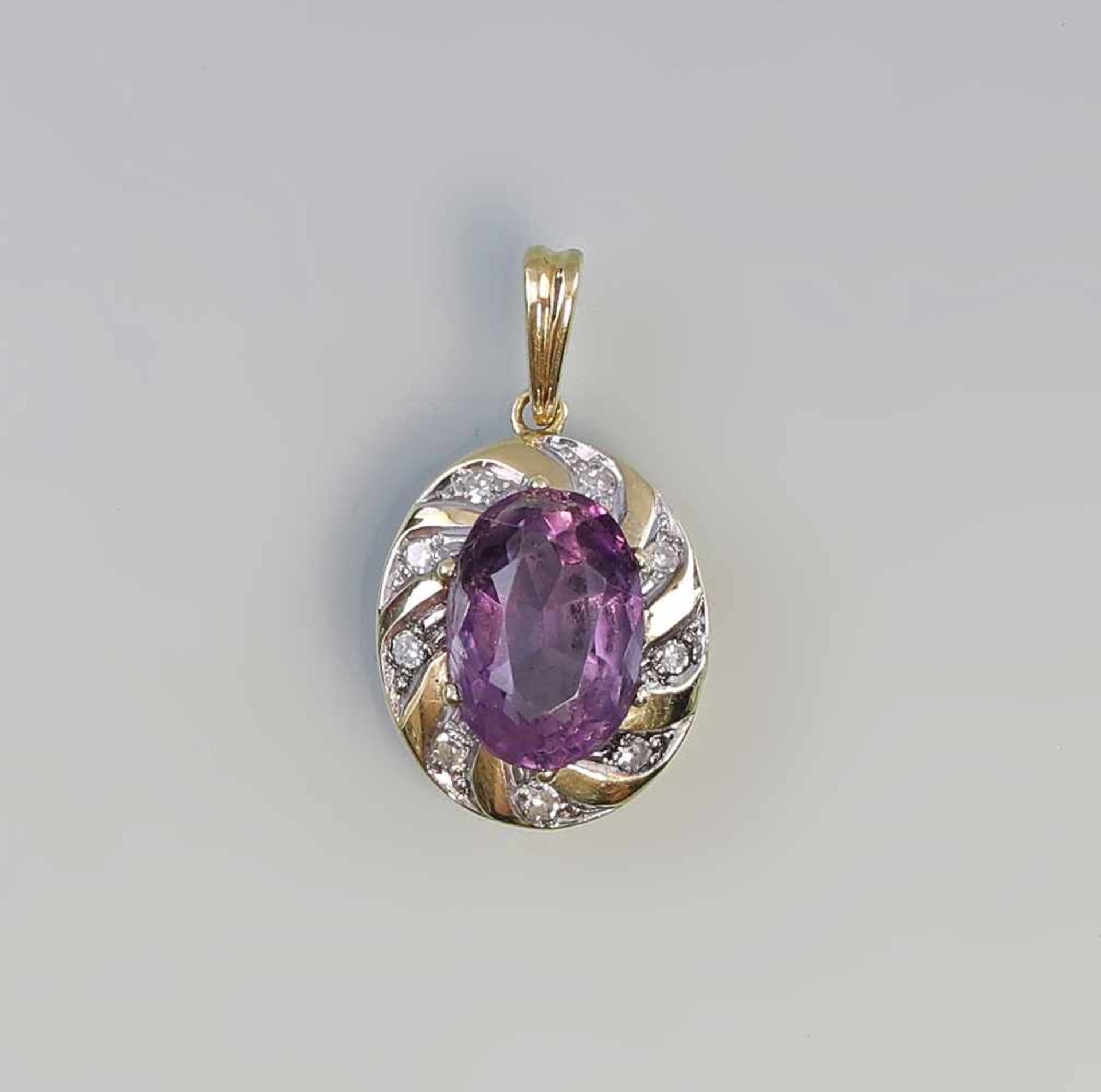 Amethyst-Brillant-Anhänger 585er GG, 3,82 g, oval facettierter Amethyst in Durchbruchrahmen,