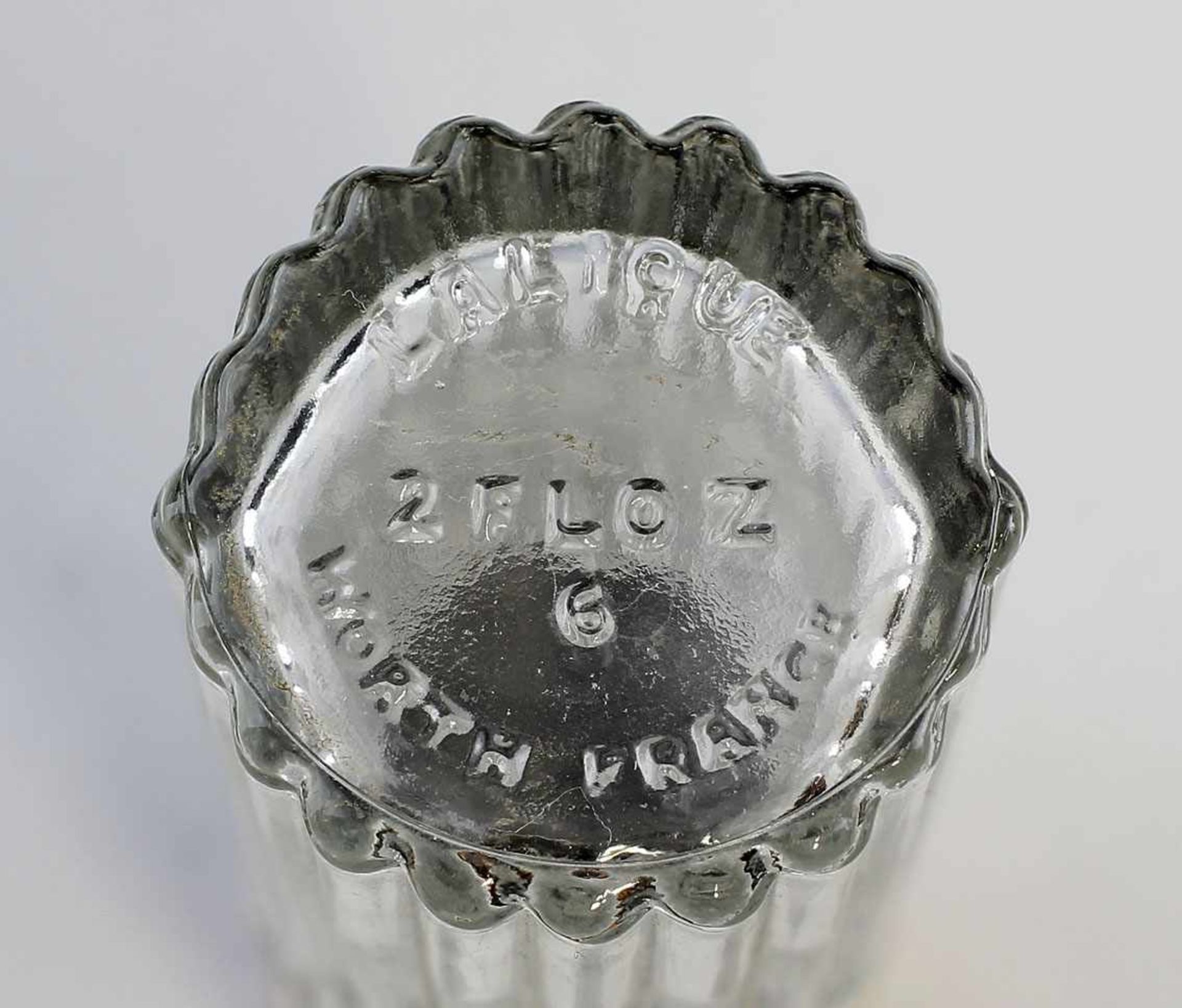 Flakon Lalique : Flakon aus dem Hause Worth, Paris, am Boden gemarkt "Lalique" (nach 1945), ohne - Bild 2 aus 3