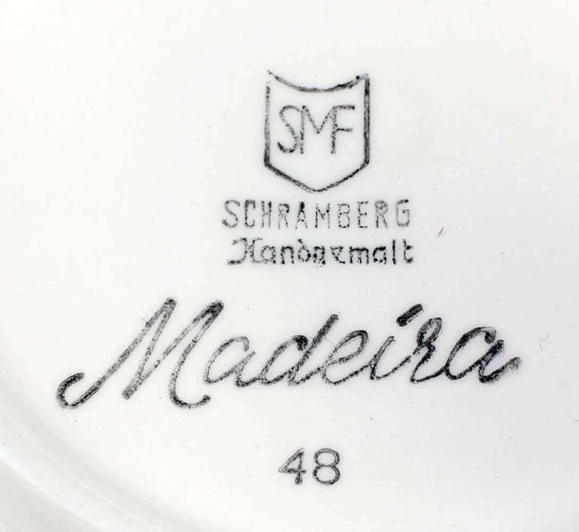 Tortenplatte Schramberg "Madeira".. Mitte 20. Jh., gemarkt "SMF", Schramberger Majolika Fabrik, bez. - Bild 2 aus 2