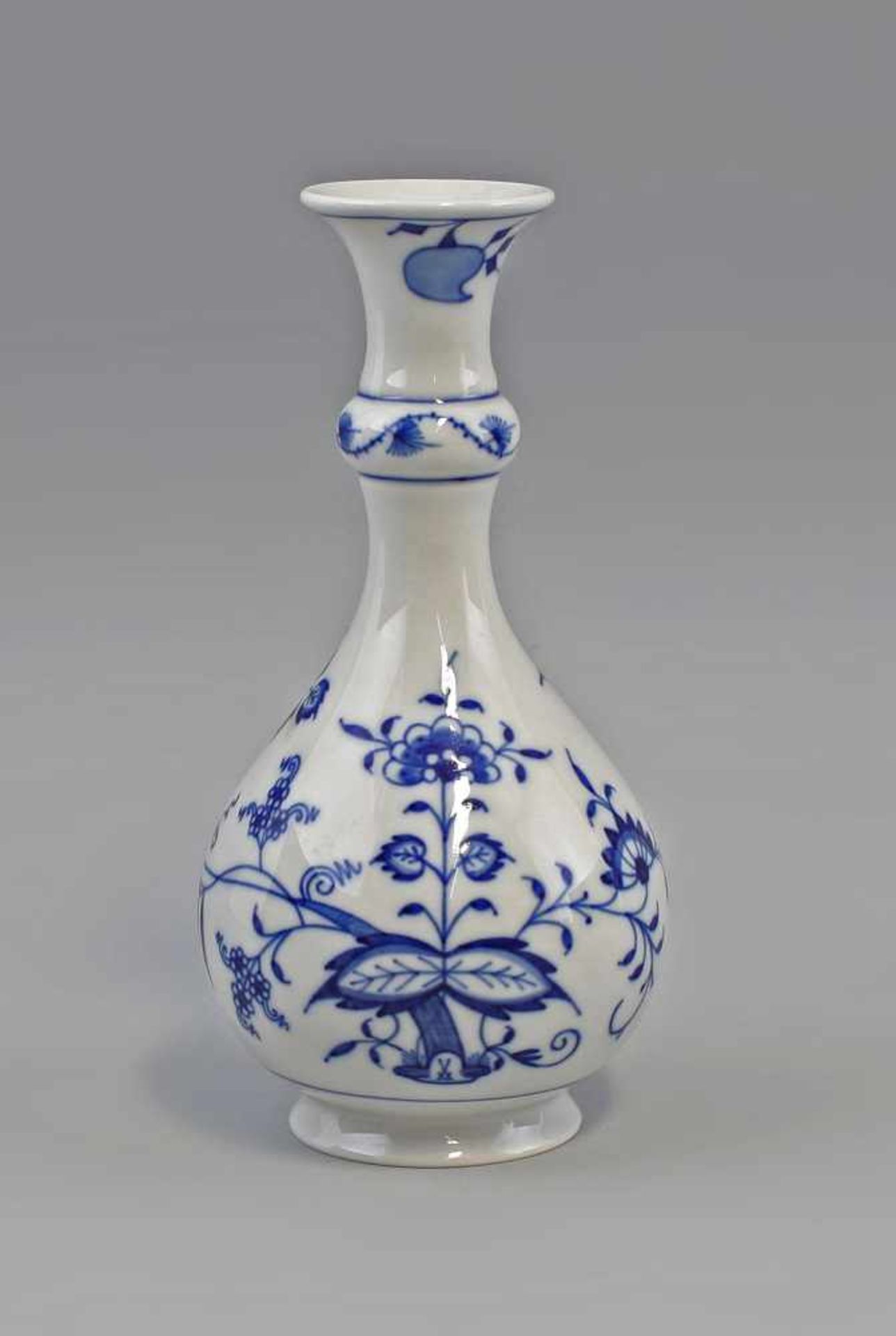 Baluster-Vase Meissen Zwiebelmuster unterglasurblaue Schwertermarke Meissen, nach 1934, ohne