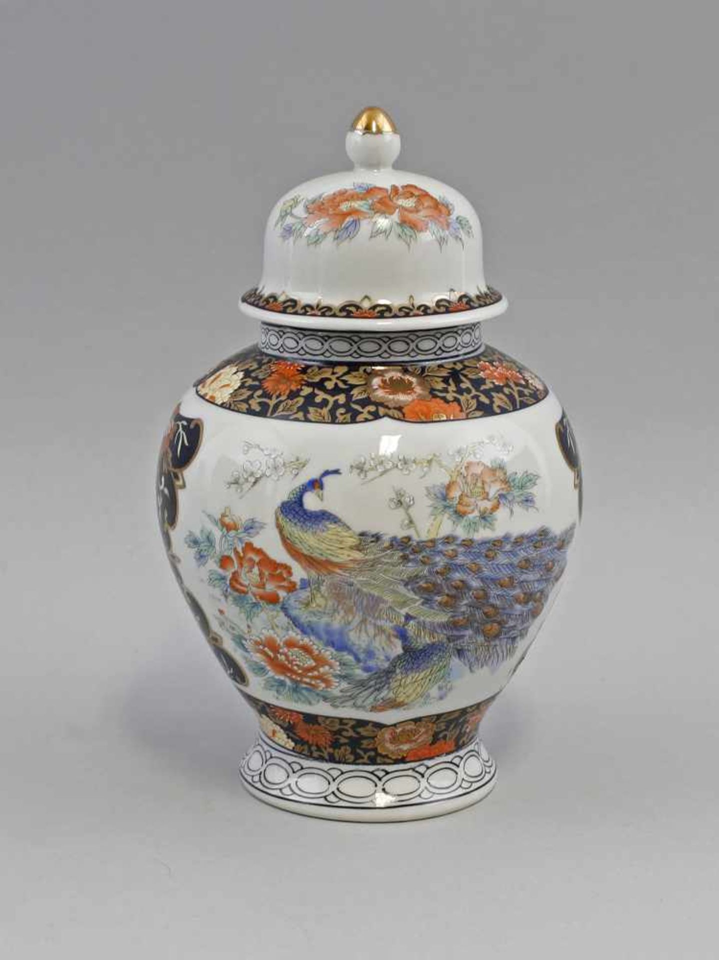 Pfau - Deckelvase Japan ungemarkt, Royal Peakock, Japan, 20.Jh., balusterförmiger Korpus mit