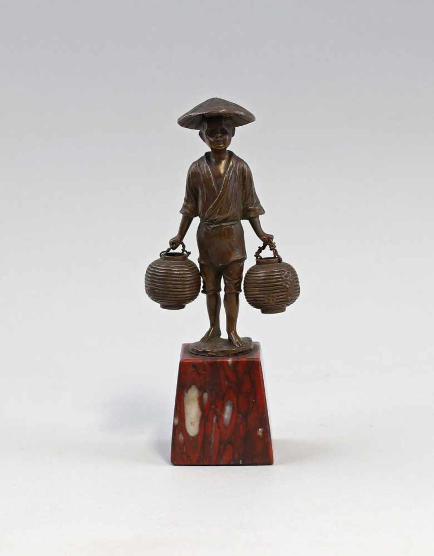 Asiatischer Reisbauer Bronze, mit schöner goldbrauner Patina, unsigniert, wohl 1. H. 20. Jh., im - Bild 2 aus 3