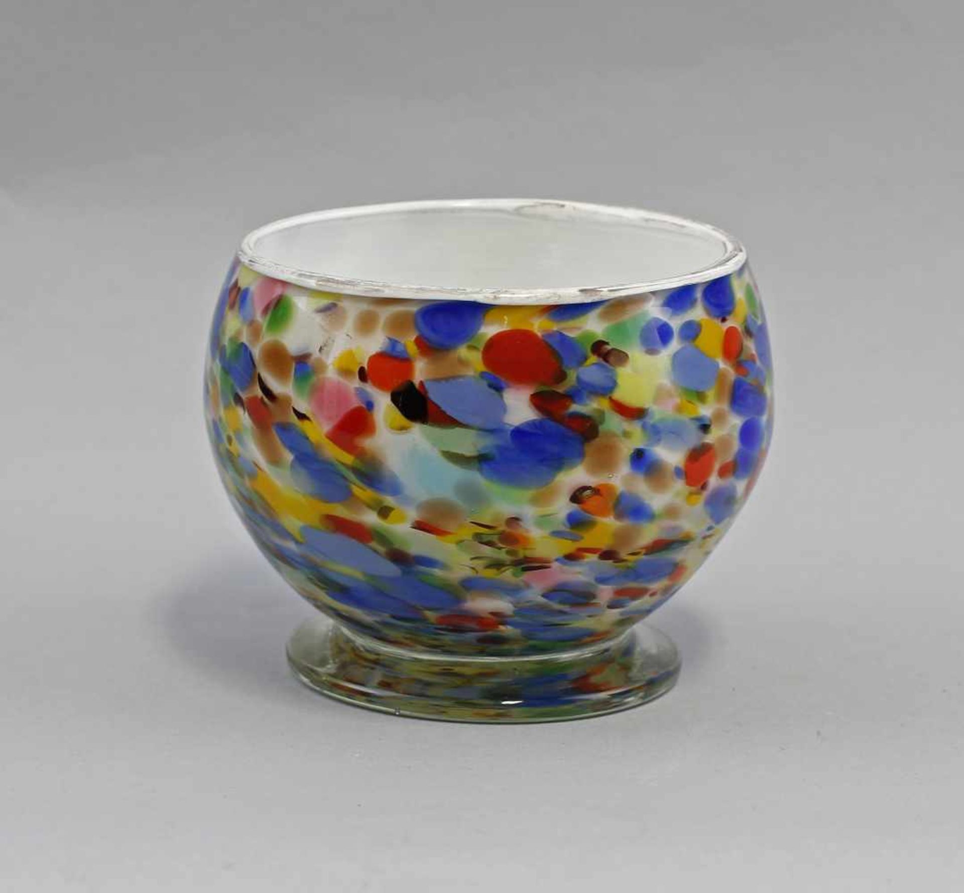 Bunte Vase / Schale: wohl 19. Jh. farbloses Glas, weiß unterfangen, bunte fleckige