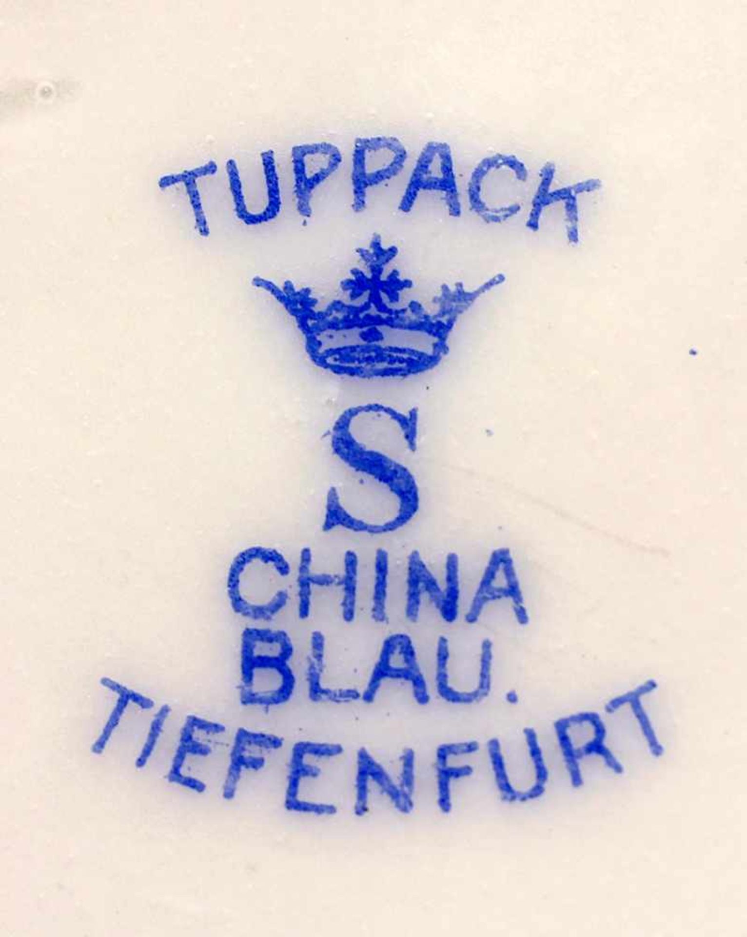 Kernstück Blaumalerei.. gemarkt Carl Hans Tuppack, Tiefenfurt, 1922 - 1935, und Kännchen Hermann - Bild 2 aus 2