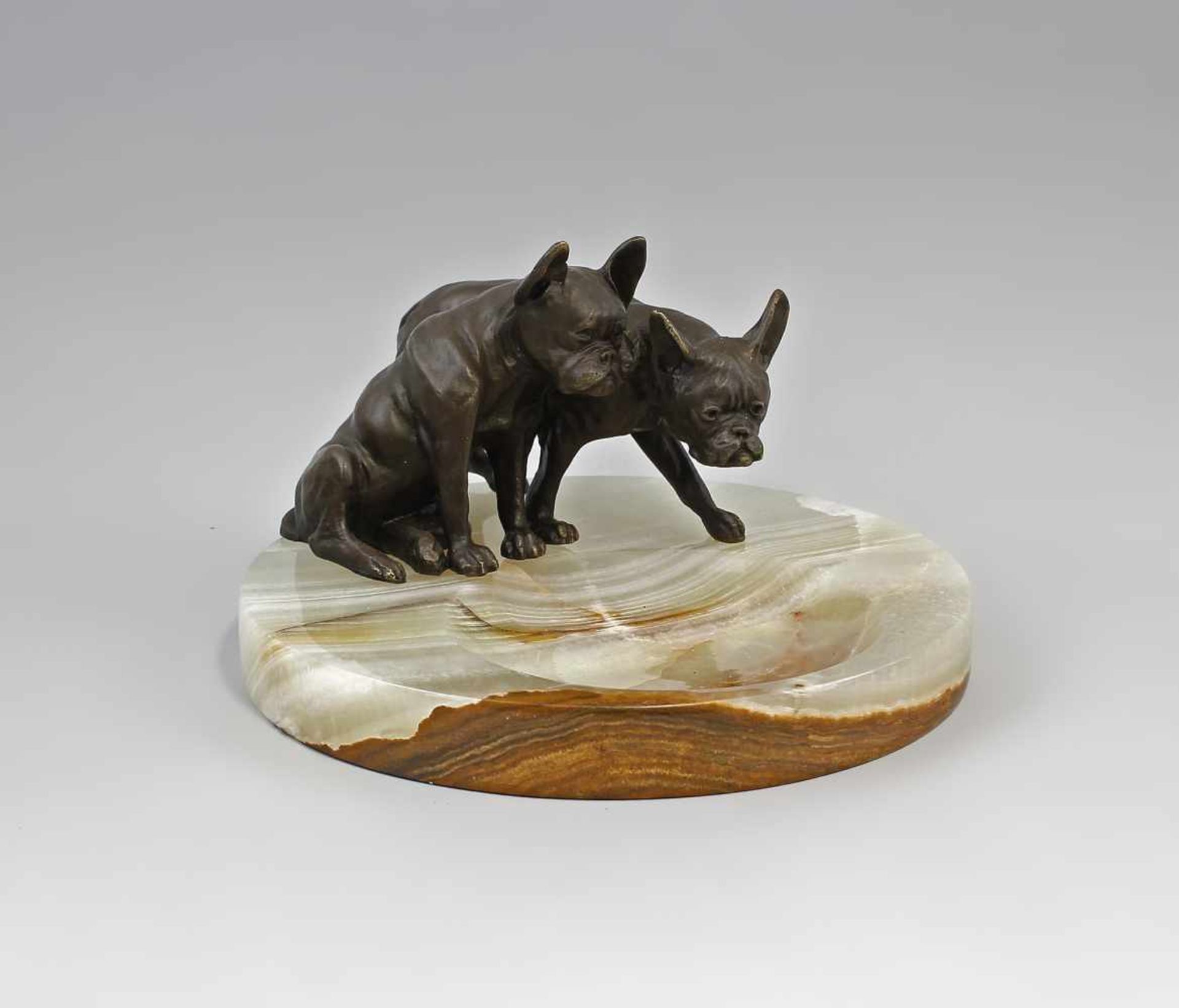 Onyx Schale mit französischen Bulldogen Bronze, naturgetreue Ausformung, auf Onyxschale montiert,