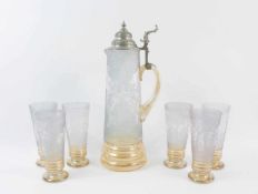 Großer Glaskrug mit Zinndeckel und 6 Gläser Deutschland, um 1890, Glas und Zinnmontierung, die