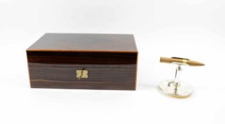 Humidor von Davidoff und ein Zigarrenhalter 21-tlg., Humidor 'No.4' mit 19 Zigarren (davon 17