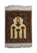 Kleiner Hereke mit Gebetsnische Türkei, Seide auf Seide, 95 cm x 55 cm