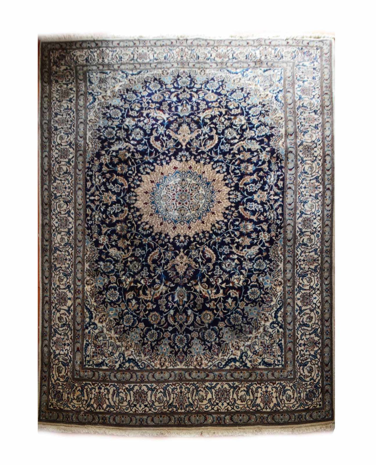Nain Persien, Wolle auf Wolle, 294 cm x 392 cm, handgeknüft, partiell einige abgetretene Partien