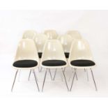 8 Eames Plastic Side Chairs DSX mit Sitzpolstern Herman Miller, Entwurf von Charles und Ray Eames
