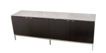 Sideboard Modell 2544 Knoll Int., Design von Florence Knoll Bassett (1917, USA), Marmor, schwarzes