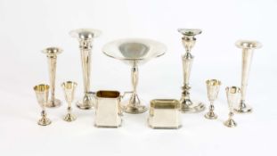 Konvolut Silberobjekte 11-tlg., England, 19. und 20. Jh., 925 Silber, Vase und Pokal, Höhe 17,5 cm