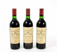 Château La Lagune 1969 3-tlg., Haut Médoc, Grand Cru Classé, 0,75 l, Füllstand into neck, Korken