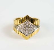 Damenring 333 Gelbgold, geprüft, besetzt mit 17 Brillanten, gesamt ca. 0,85 ct, vs/I-J,