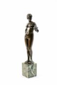 Reinhard Schnauder (1856 Plauen im Vogtland - 1923 Dresden) Cleopatra mit Schlange, Bronze, braun
