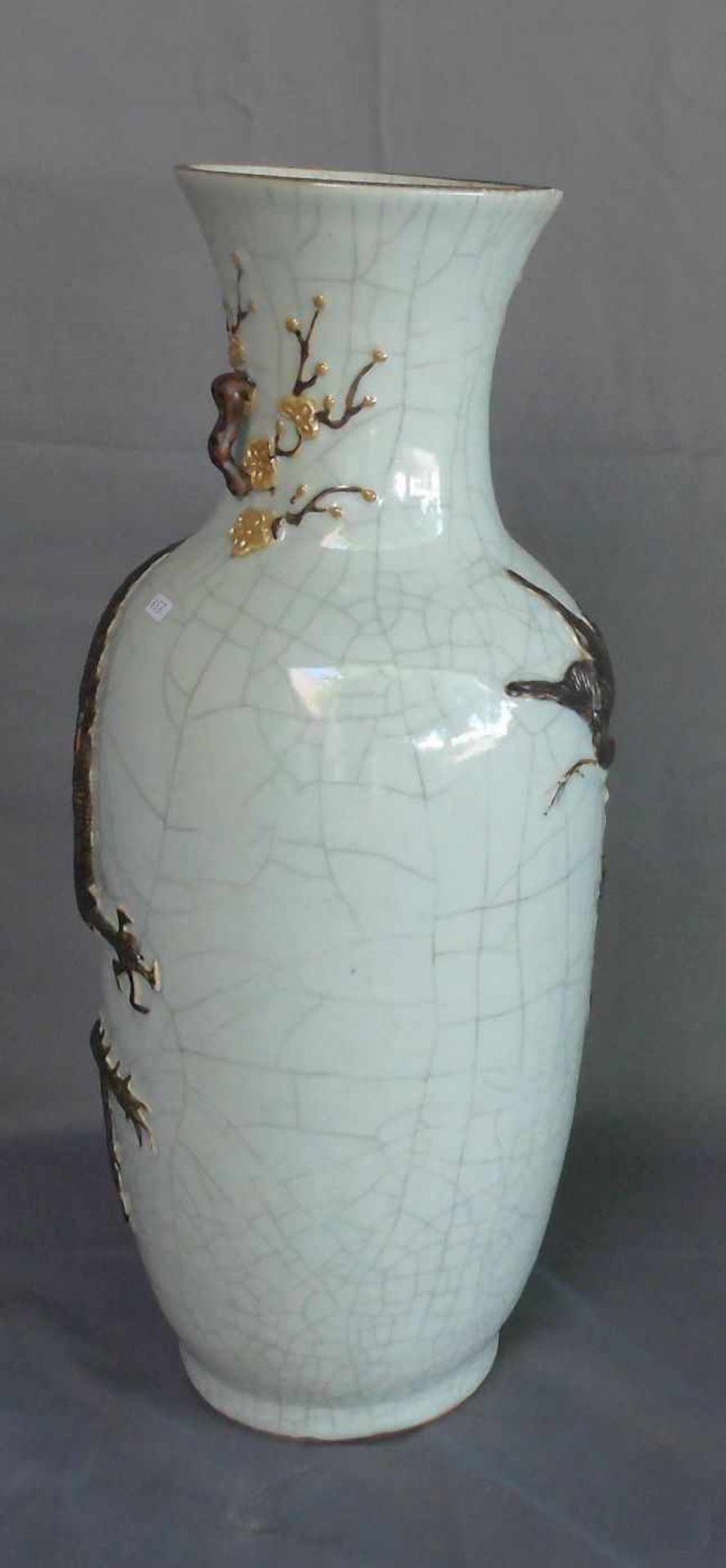 GROSSE VASE / DRACHENVASE / vase, Porzellan, China, Marke wohl "Chenghua Nian Zhi". Heller - Bild 2 aus 6