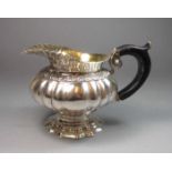 KANNE / MILCHKÄNNCHEN / creamer, deutsch, 2. H. 19. Jh., Silber (13-lötig, 256 g.), mit ebonisiertem