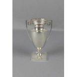 AMPHORENVASE, Sterlingsilber (beschwerter Fuß, insgesamt 253 g), England, Birmingham, 1912,