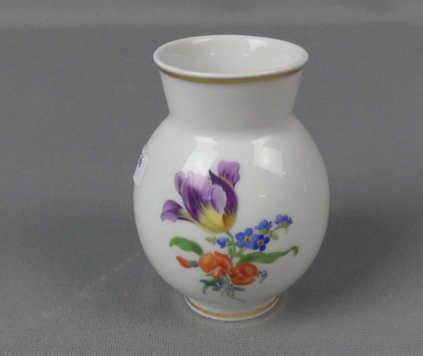 VASE, Porzellan, Manufaktur Meissen, unterglasurblaue Schwertermarke, Marke seit 1934 (zweifach