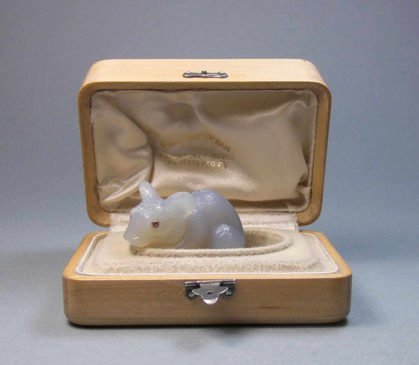 MAUS IM STILE CARL FABERGÉS, St. Petersburg, um 1910 / Agate mouse with silver cadual. Achat, Silber - Image 9 of 14