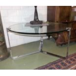 TISCH / COUCHTISCH / table, verchromtes Metallgestell mit dreipassigem Stand und drei Beinen, eine