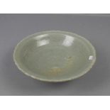 CHINESISCHE SCHALE / chinese bowl, Song Dynastie, 11./12. Jh.; schwerer, rötlicher Scherben mit