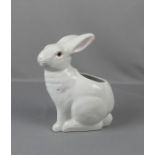 FIGÜRLICHE VASE / CACHEPOT "Hase", Keramik, unter dem Stand gemarkt, 2. Hälfte 20. Jh., stilisiert