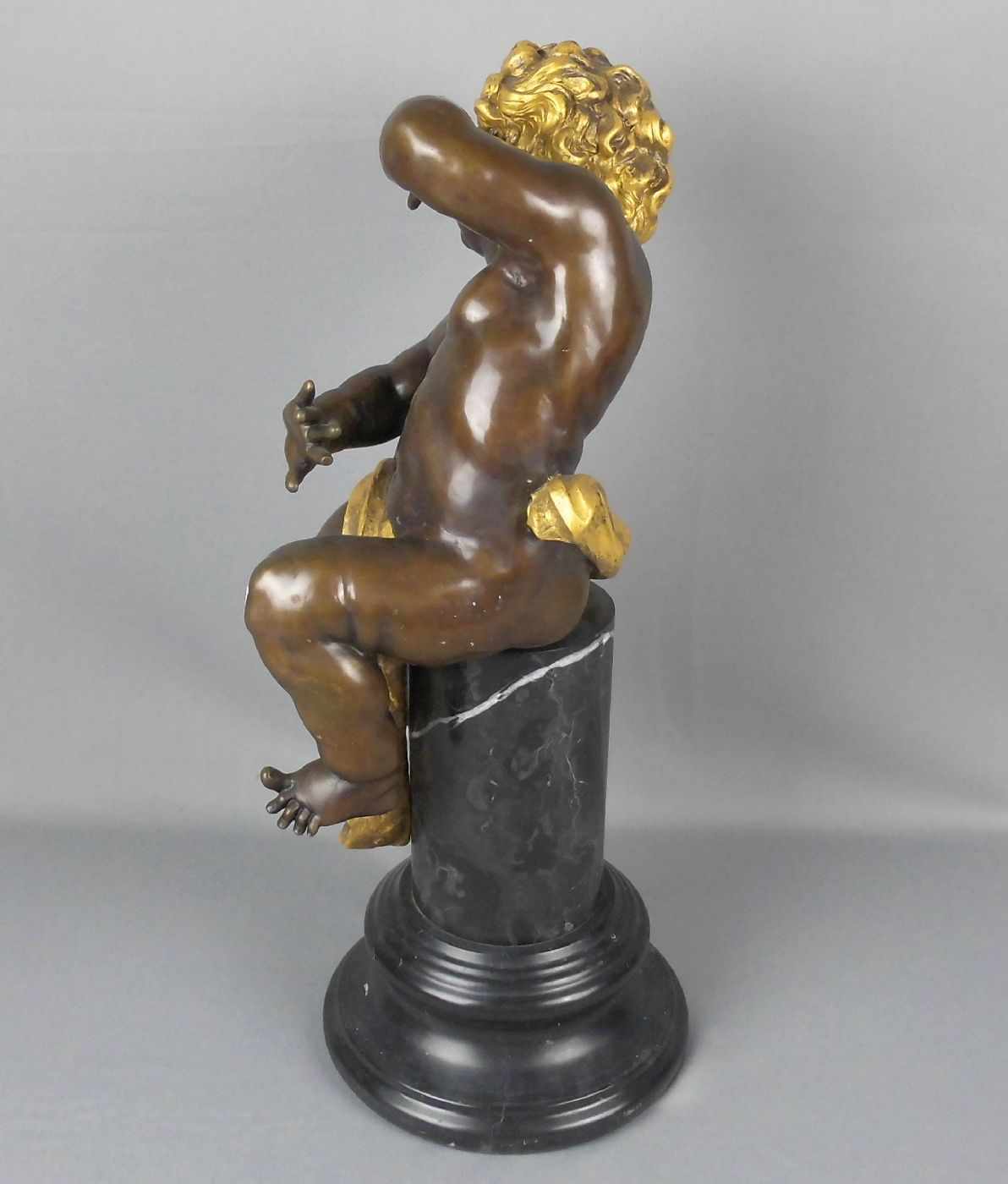 ANONYMUS (Bildhauer des 19./20.), Skulptur / sculpture: "Putto auf Säulenschaft", Bronze, - Image 2 of 4