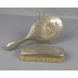 TOILETTENSET / HANDSPIEGEL UND BÜRSTE / hand mirror & brush, Jugendstil, um 1900, versilbert,