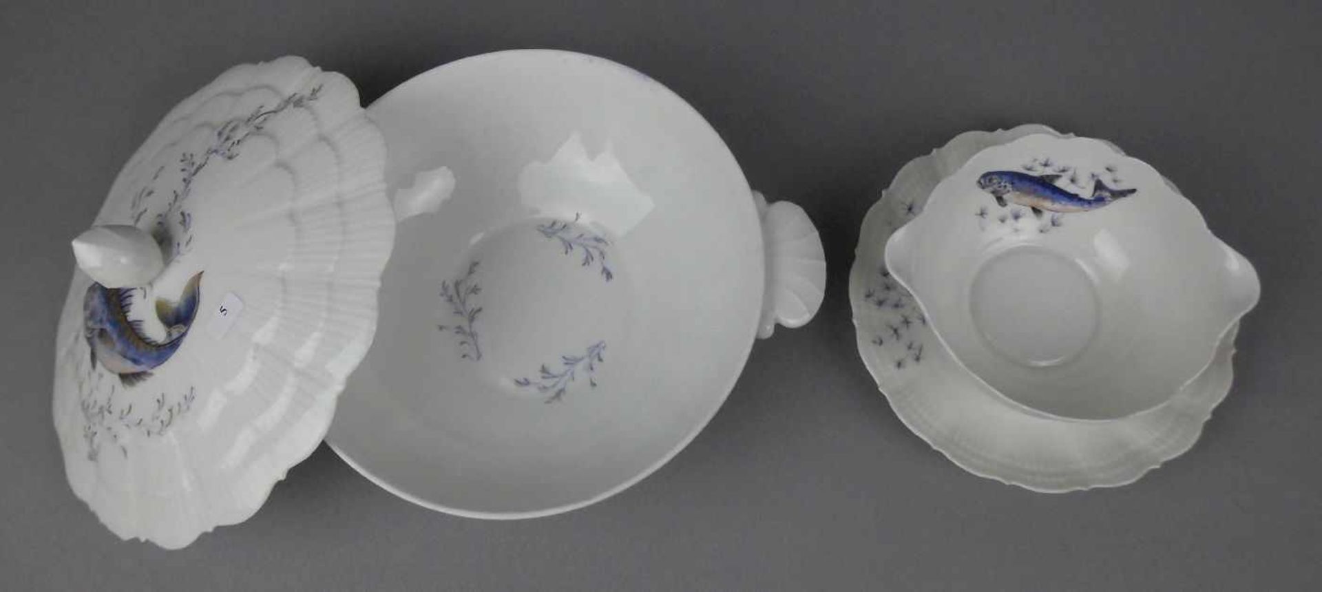 ERLESENES FISCH - SERVICE für 6 Personen / dinnerware for fish, Porzellan, Manufaktur A. Giraud & - Bild 4 aus 6