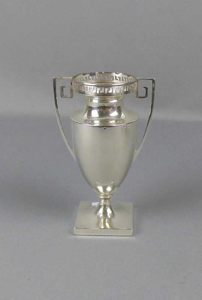 AMPHORENVASE, Sterlingsilber (beschwerter Fuß, insgesamt 253 g), England, Birmingham, 1912,