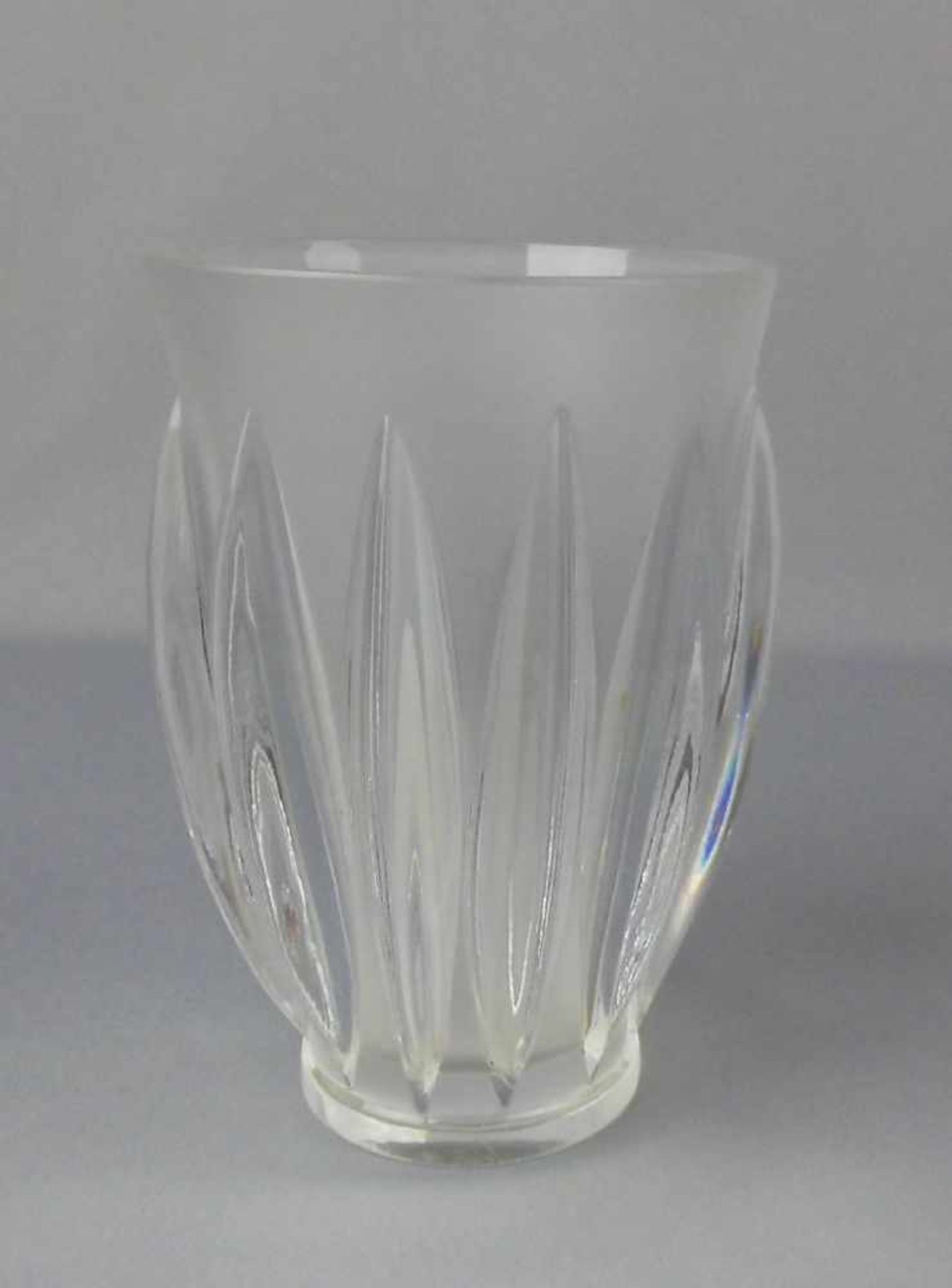 LALIQUE - VASE / glass vase, Kristallglas, partiell satiniert, unter dem Stand mit Nadelsignatur "