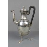 PRÄCHTIGE EMPIRE KAFFEE - KANNE AUS ADELSBESITZ / silver empire coffee pot from nobility estates,