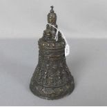 GLOCKE MIT BIBLISCHEN UND CHRISTLICHEN MOTIVEN, Bronze, 18. Jh.; mehrzoniger Aufbau mit